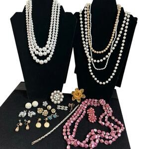 Vintage Lady Mixed Lot Jewelry Mid Century Necklaces Earrings Brooches Bracelet